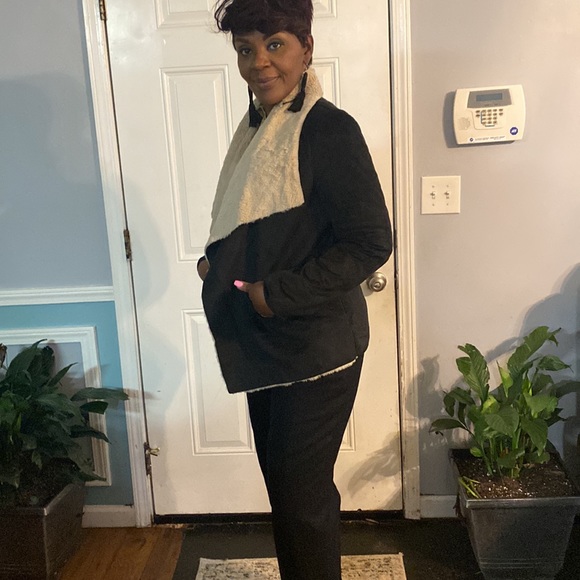 Black fur  aviator cropped jacket shrug coat - Picture 2 of 6